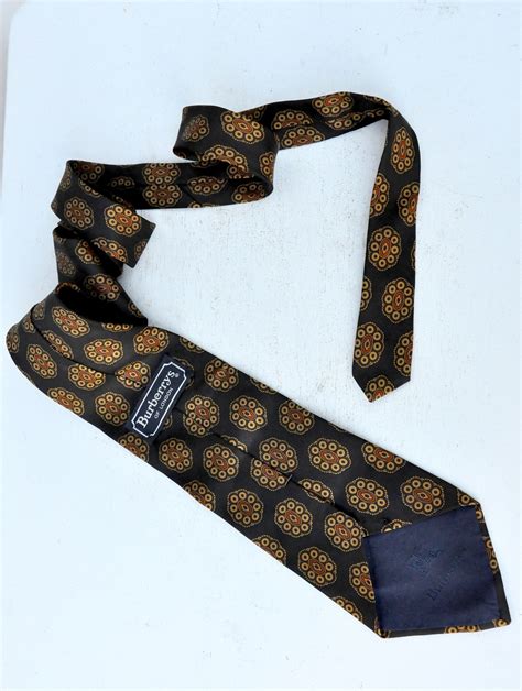 vintaged burberry tie